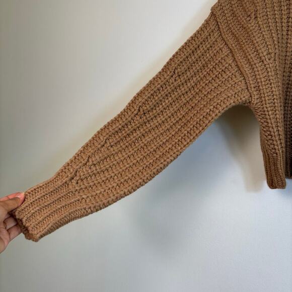 Banana Republic Italian Merino Cropped Sweater Size XS Camel Chunky Knit Funnel - Picture 7 of 13